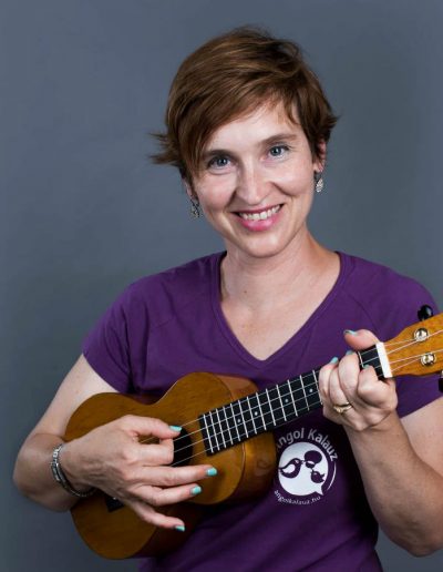 Music with Maria - Zenés, alkotó angol